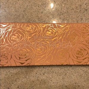 SIGMA Cor-de-Rosa eyeshadow palette with brush